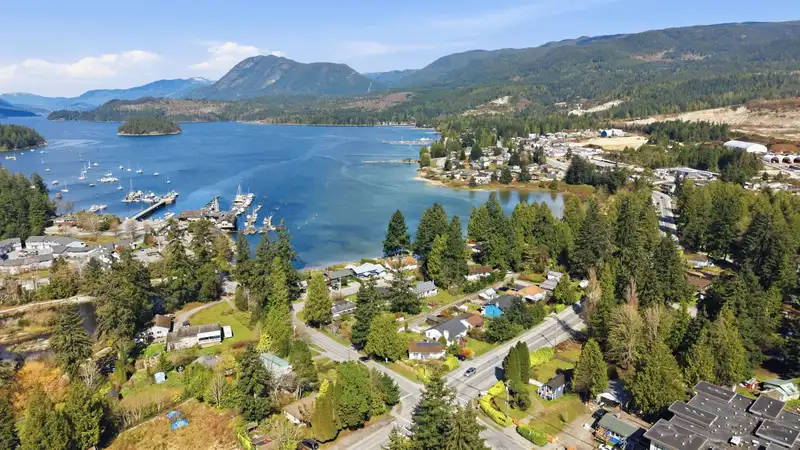 5689 PORPOISE BAY ROAD - photo 2 of 30