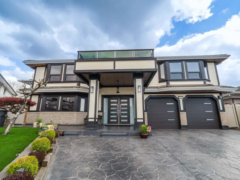 7078 126A STREET - photo 1 of 40