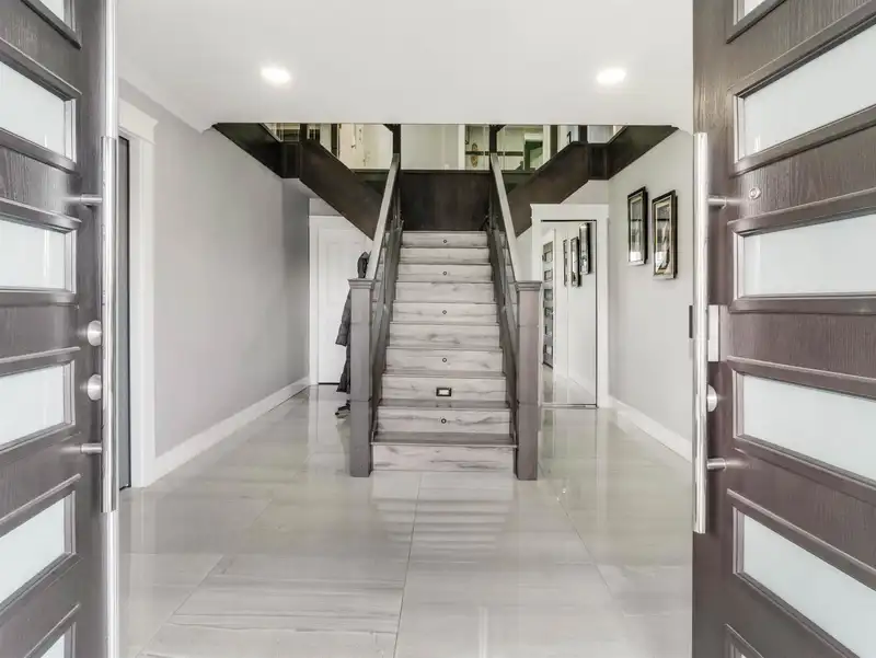 7078 126A STREET - photo 2 of 40