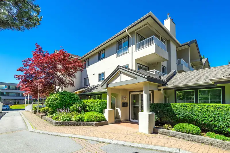 111 15272 20 AVENUE - photo 1 of 38