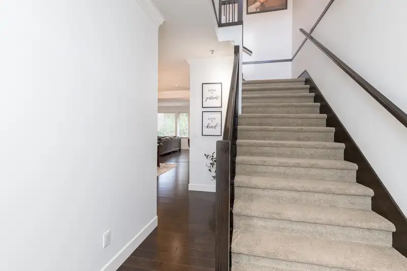 7 21267 83A AVENUE - photo 4 of 40