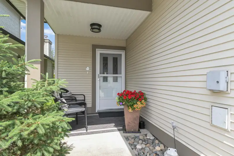 83 20881 87 AVENUE - photo 3 of 40
