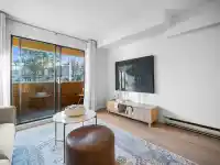 313 975 E BROADWAY - thumbnail 4