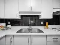 313 975 E BROADWAY - thumbnail 10