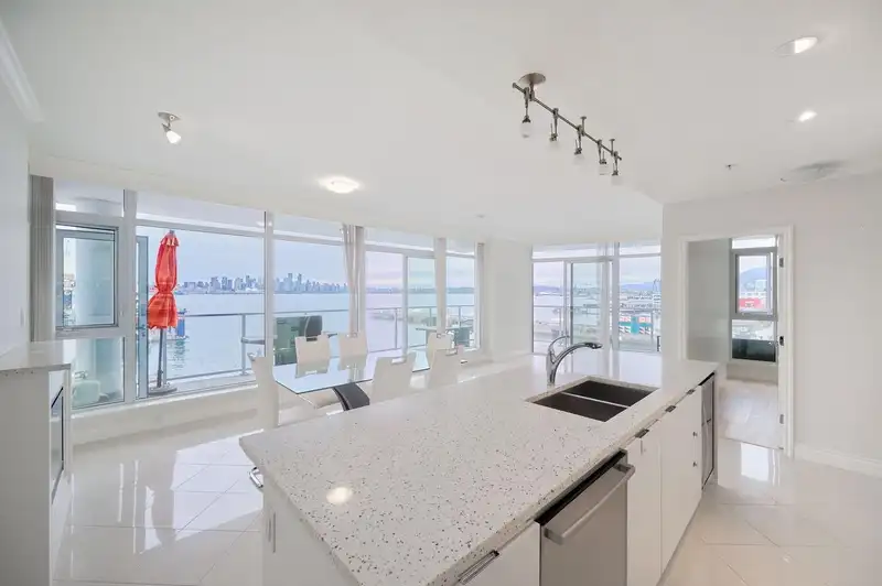401 199 VICTORY SHIP WAY - photo 2 of 26