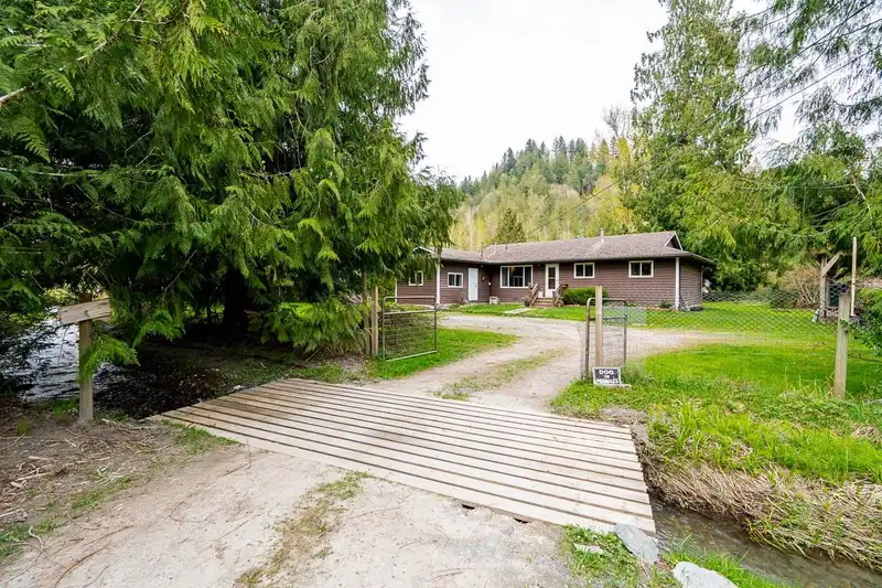 49163 BELL ACRES ROAD - photo 1 of 40