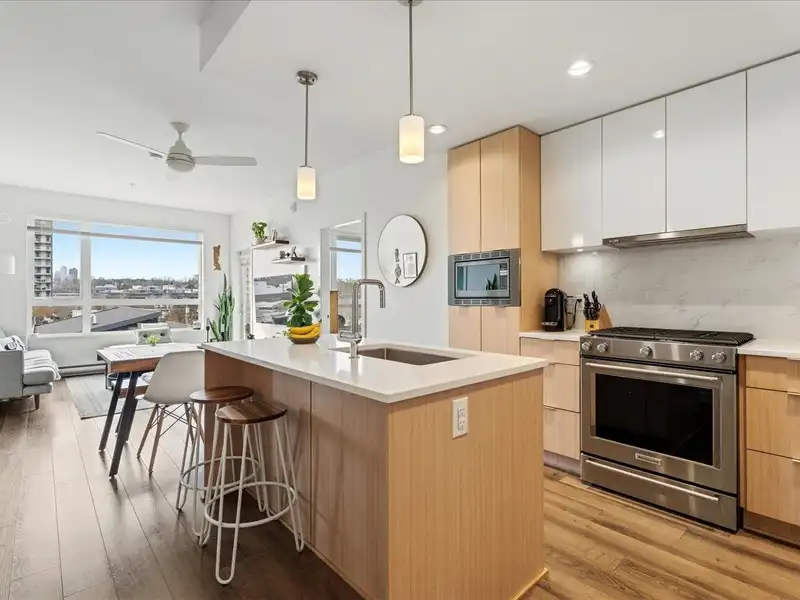 307 2188 MADISON AVENUE - photo 3 of 24