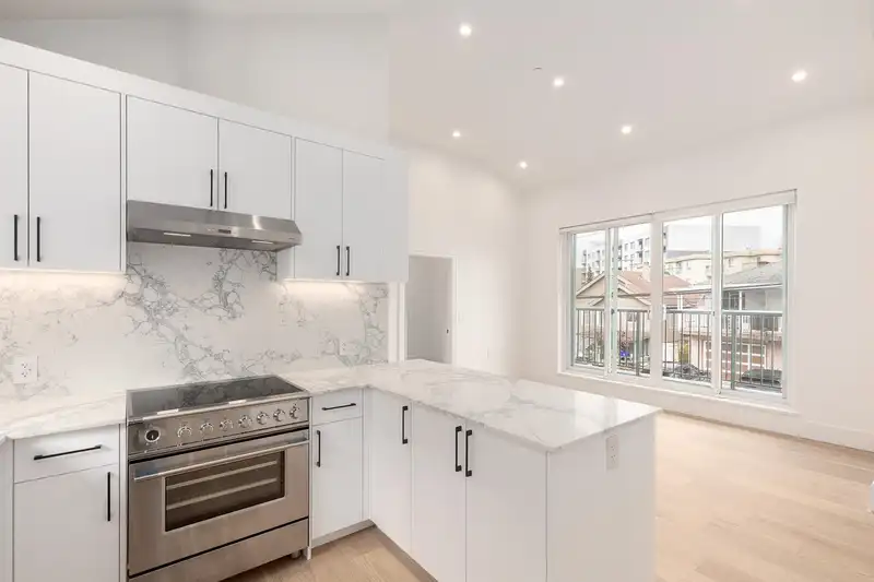 849 E 19TH AVENUE - photo 2 of 17