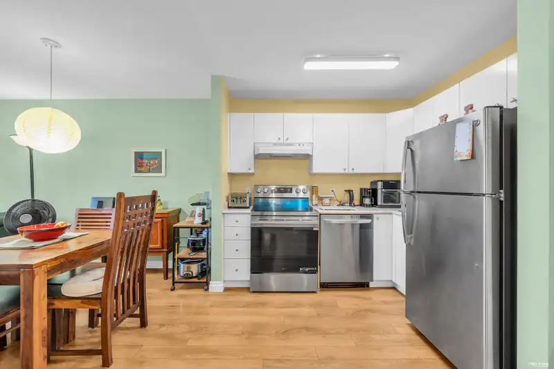 202 3624 FRASER STREET - photo 4 of 21