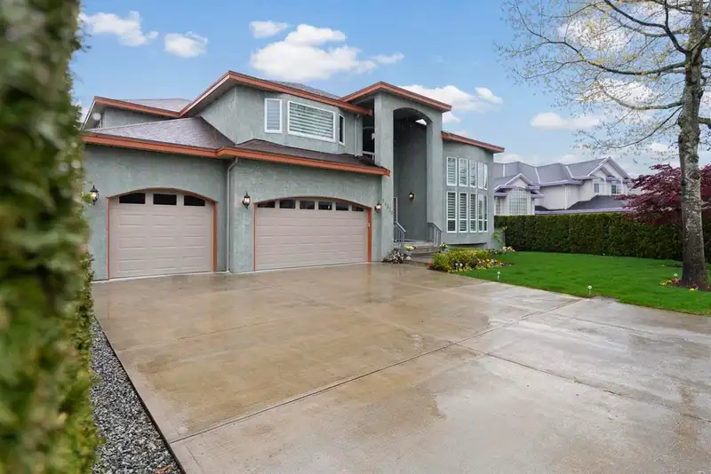 14330 82 AVENUE - photo 1 of 38