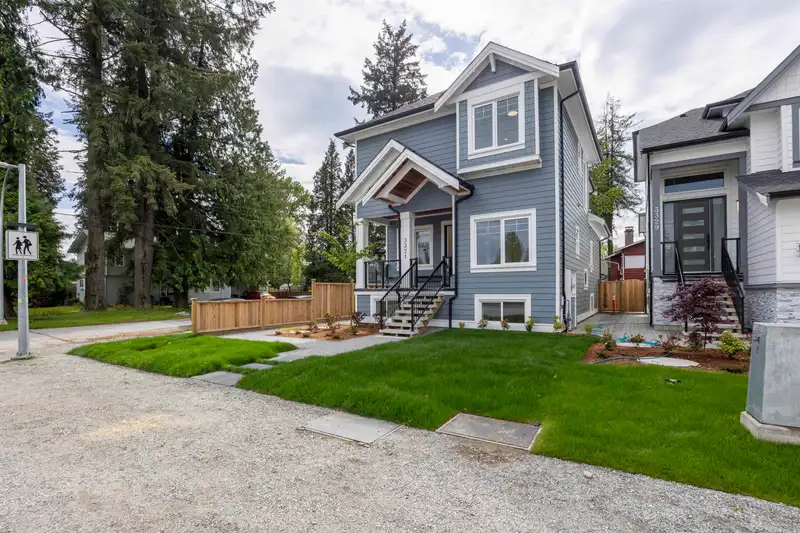 3321 OXFORD STREET - photo 1 of 40