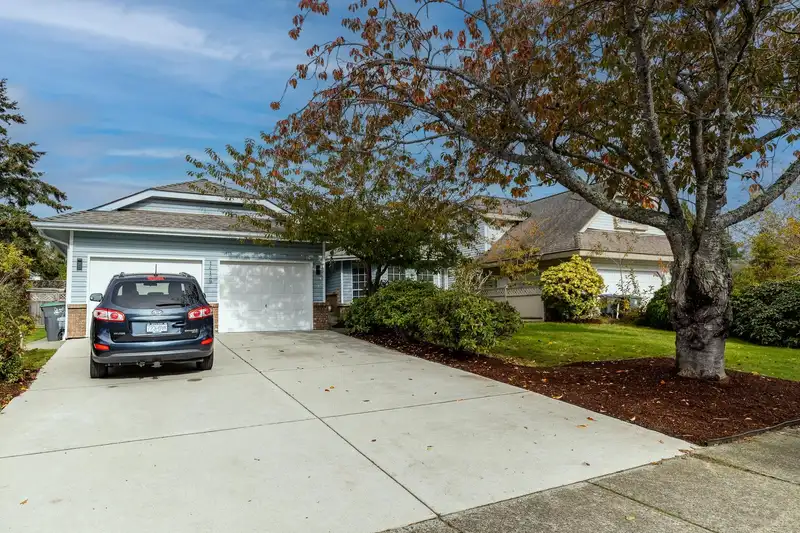 14129 16A AVENUE - photo 1 of 33