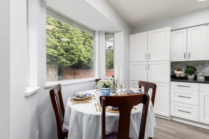 14129 16A AVENUE - photo 4 of 33
