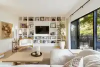 3 226 E 10TH STREET - thumbnail 4