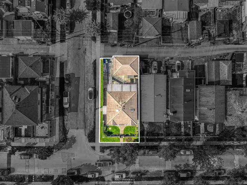 3403 E 26TH AVENUE - photo 4 of 40