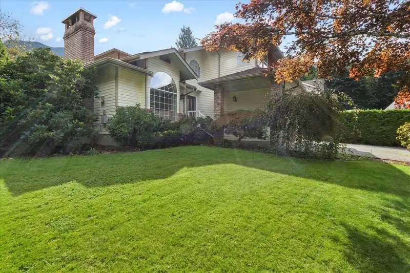 3 1735 SPRING CREEK DRIVE - photo 1 of 32