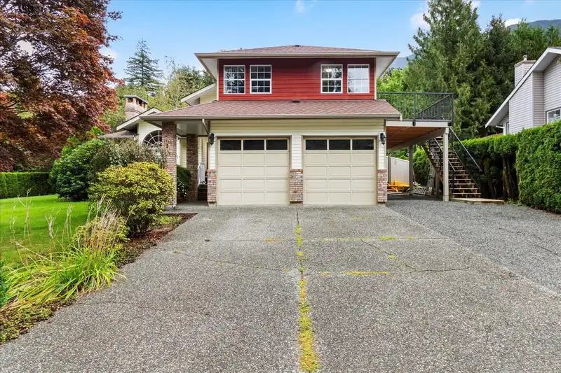 3 1735 SPRING CREEK DRIVE - photo 2 of 32