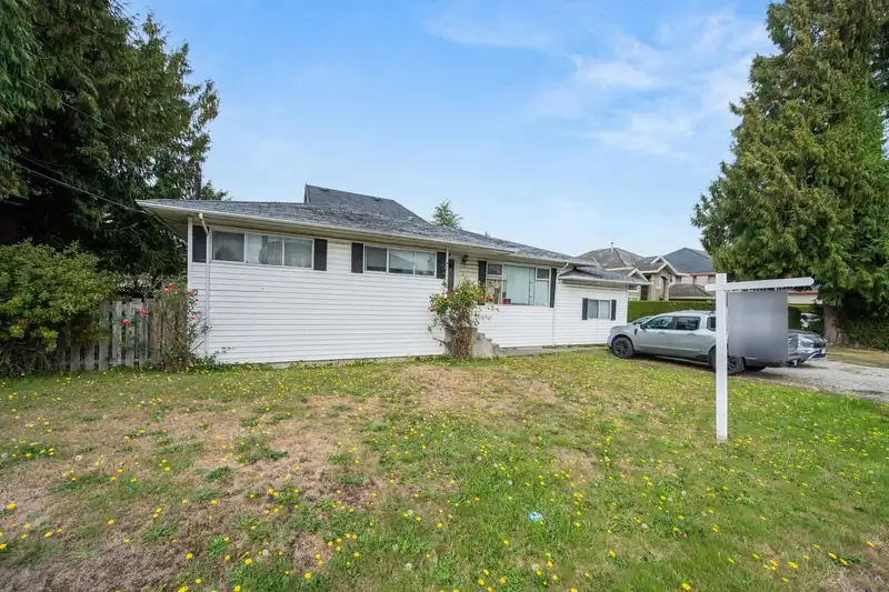 12411 78 AVENUE - photo 4 of 10