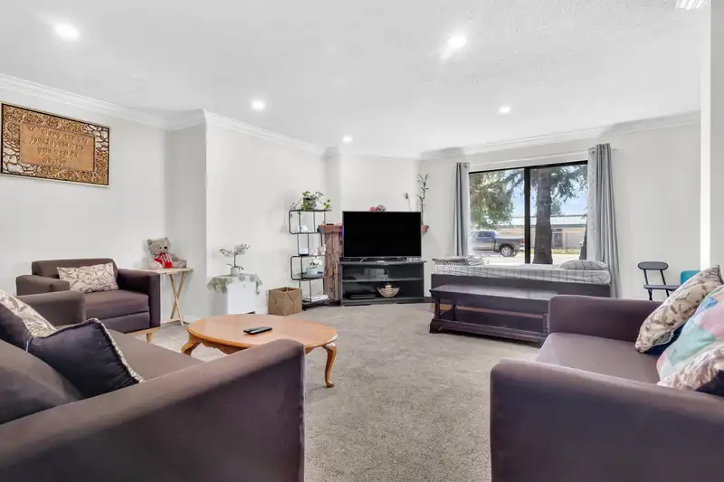 101 13291 70B AVENUE - photo 3 of 27