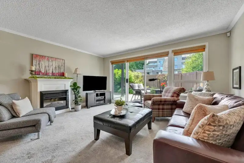 111 1840 E SOUTHMERE CRESCENT - photo 4 of 36