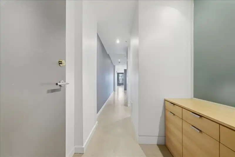 605 53 W HASTINGS STREET - photo 4 of 37