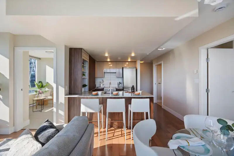 1801 1088 RICHARDS STREET - photo 3 of 33