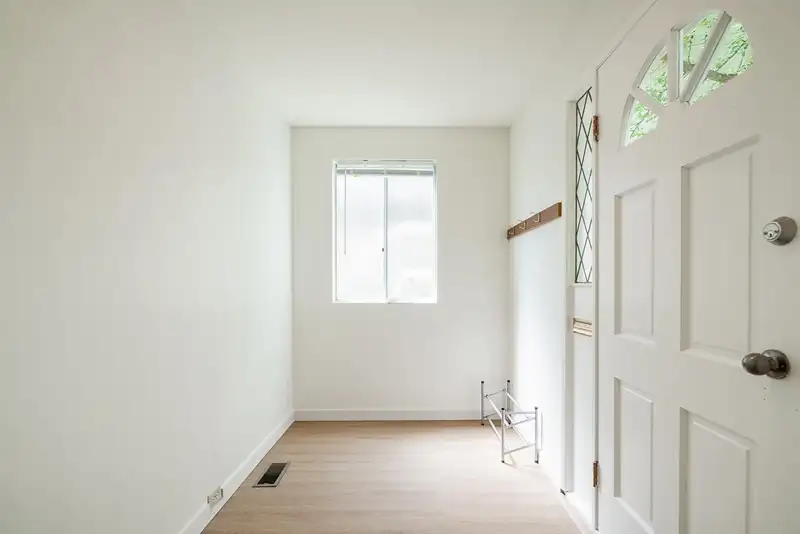 2720 W 24TH AVENUE - photo 3 of 31