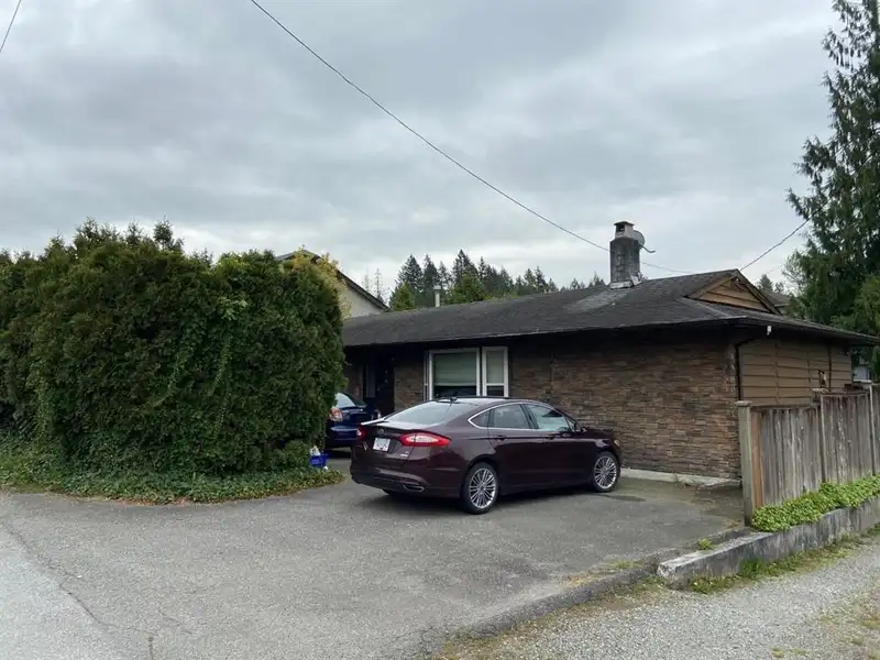 24340-24360 102 AVENUE - photo 2 of 5