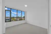 810 1588 JOHNSTON ROAD - thumbnail 11