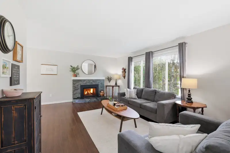 34661 ELLIOT AVENUE - photo 4 of 32