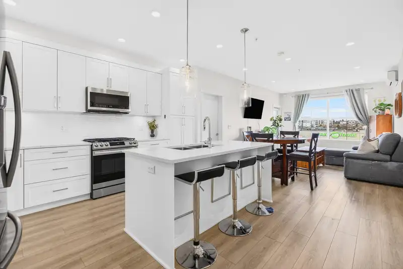 406 11865 227 STREET - photo 3 of 40