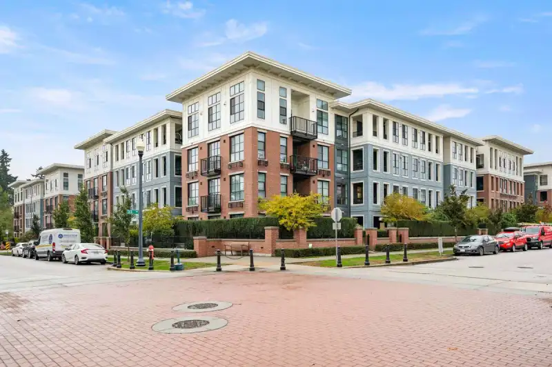 212 15137 33 AVENUE - photo 1 of 40