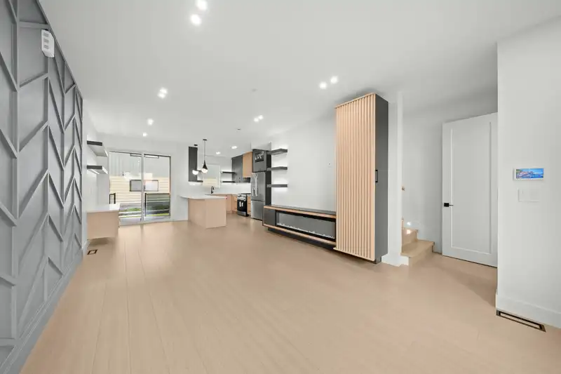 2 314 NELSON STREET - photo 3 of 29