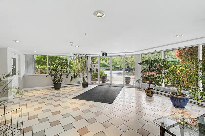 315 9299 121 STREET - photo 3 of 27