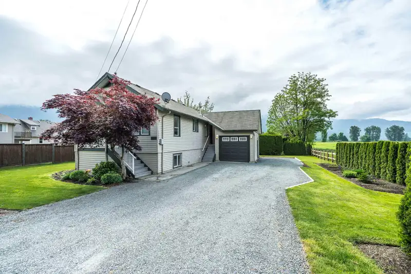 50750 YALE ROAD - photo 2 of 37