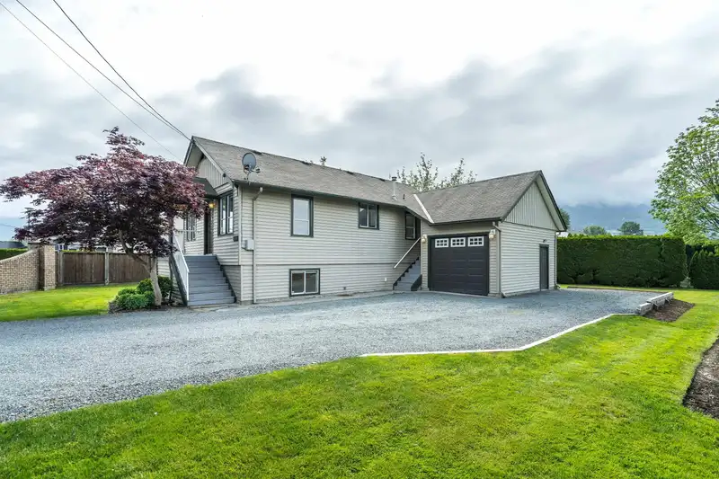 50750 YALE ROAD - photo 3 of 37