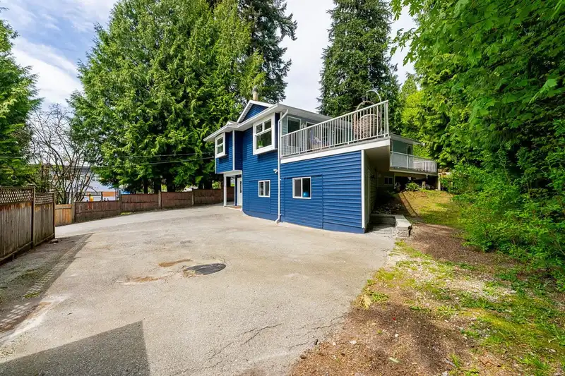 1221 ROCHESTER AVENUE - photo 2 of 38
