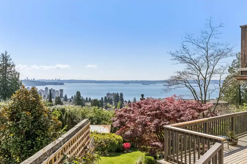 2440 QUEENS AVENUE - photo 1 of 40