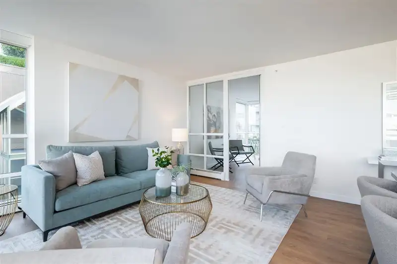 605 1228 MARINASIDE CRESCENT - photo 4 of 29