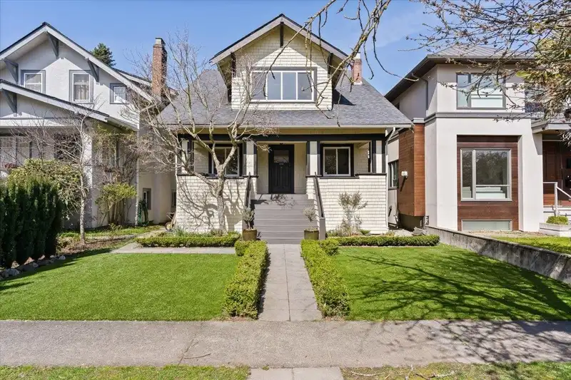 2755 W 42ND AVENUE - photo 1 of 38