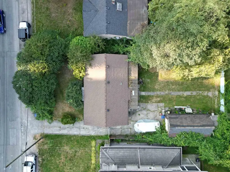 9964 138 STREET - photo 2 of 19