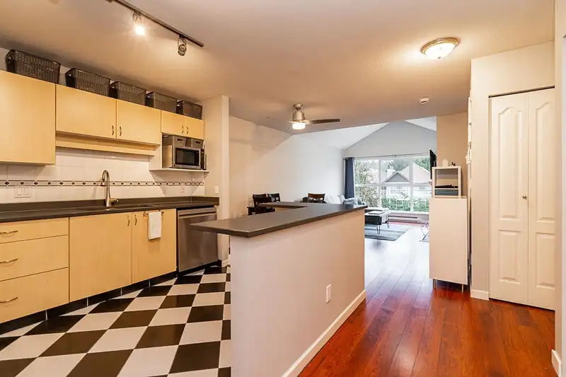 403 9668 148 STREET - photo 4 of 40