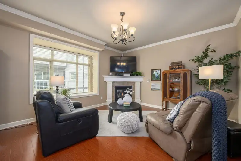 15 19219 67 AVENUE - photo 3 of 40
