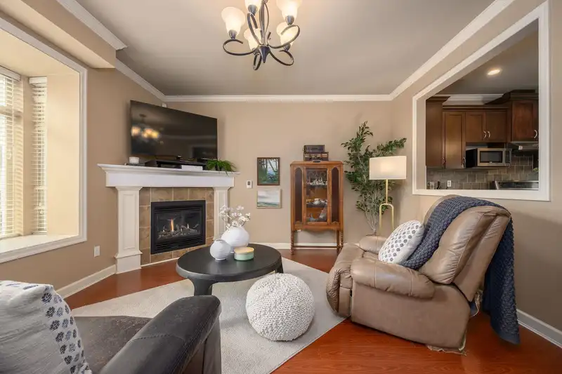 15 19219 67 AVENUE - photo 4 of 40