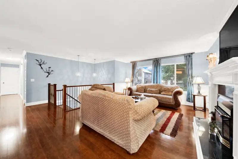 12754 CAMPBELL PLACE - photo 4 of 34