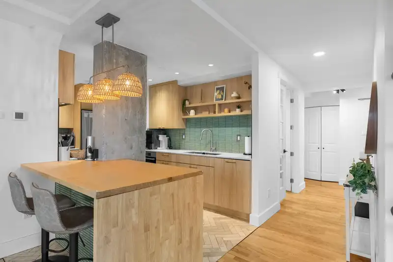 1002 47 AGNES STREET - photo 4 of 39