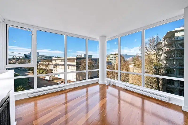 404 1690 W 8TH AVENUE - photo 3 of 9