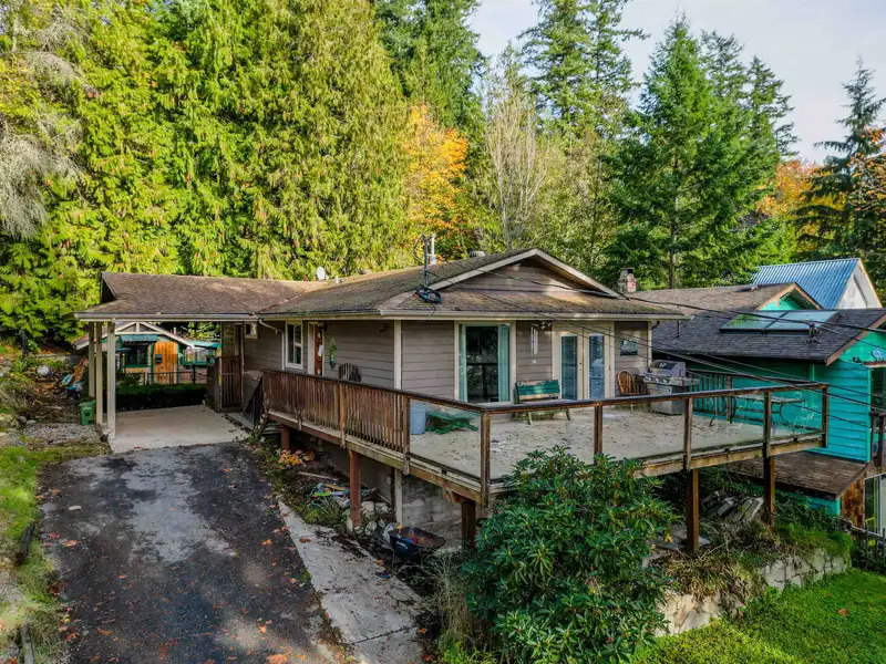 538 REED ROAD - photo 1 of 33