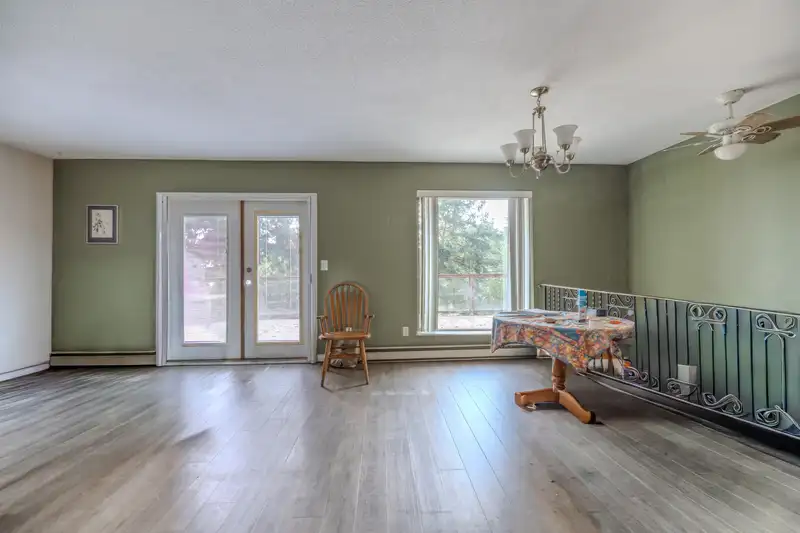 538 REED ROAD - photo 3 of 33