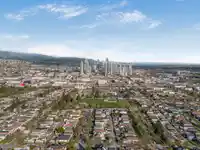 2958 E 4TH AVENUE - thumbnail 13